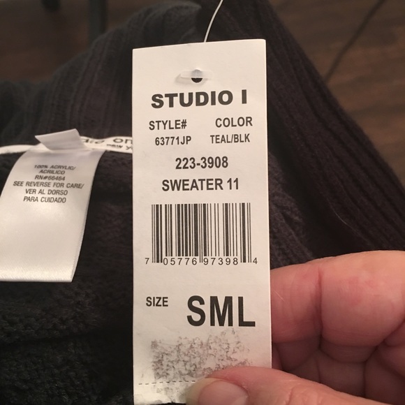 Studio One Sweater Dress - Picture 7 of 8